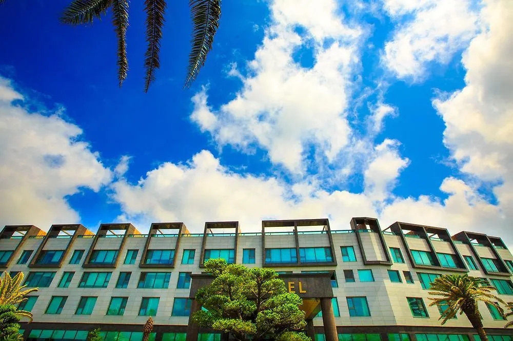 Uni Hotel Jeju 4*,