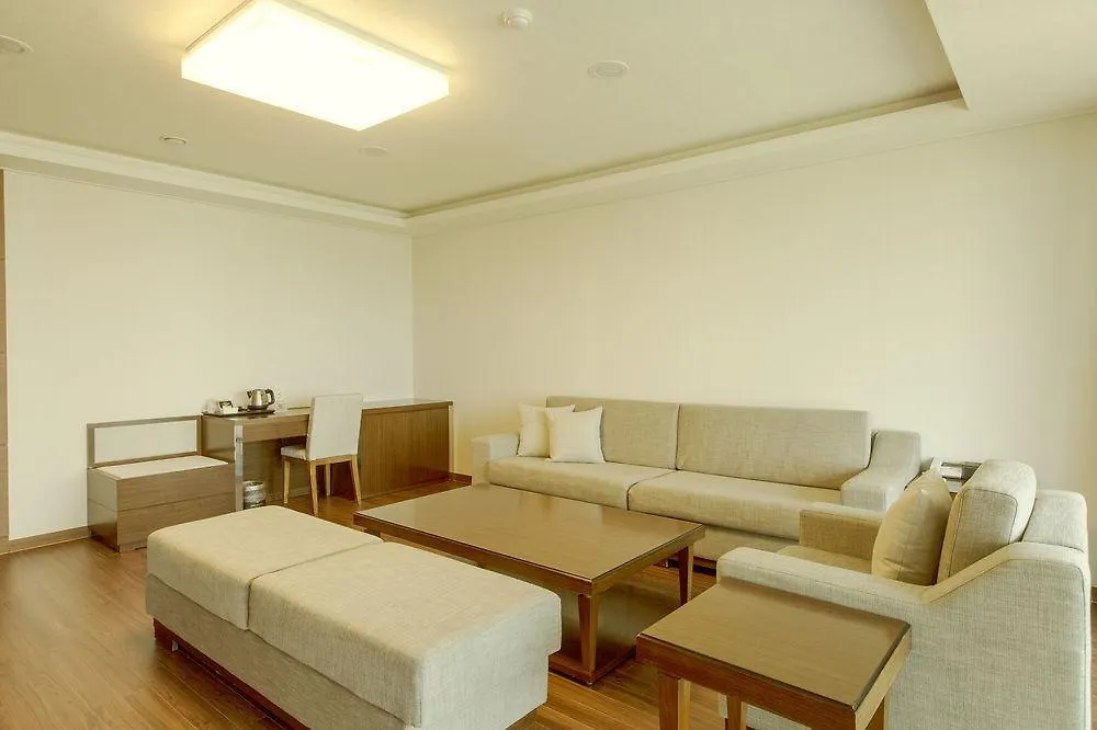 Uni Hotel Csedzsu
